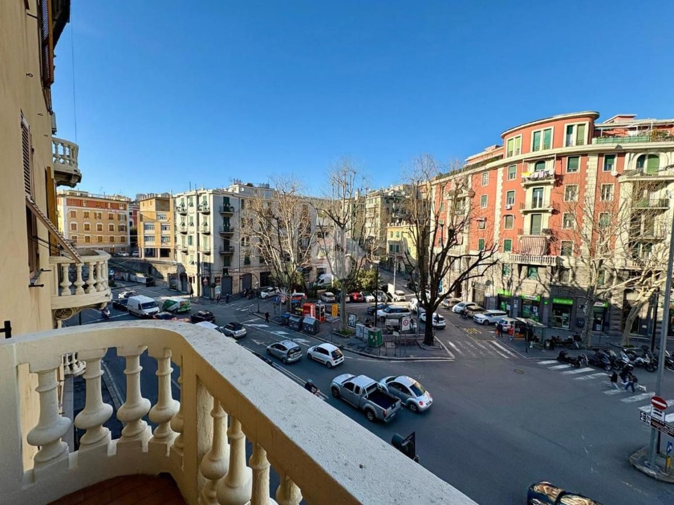 5 rooms Apartment in Genoa, Italy No. 120001