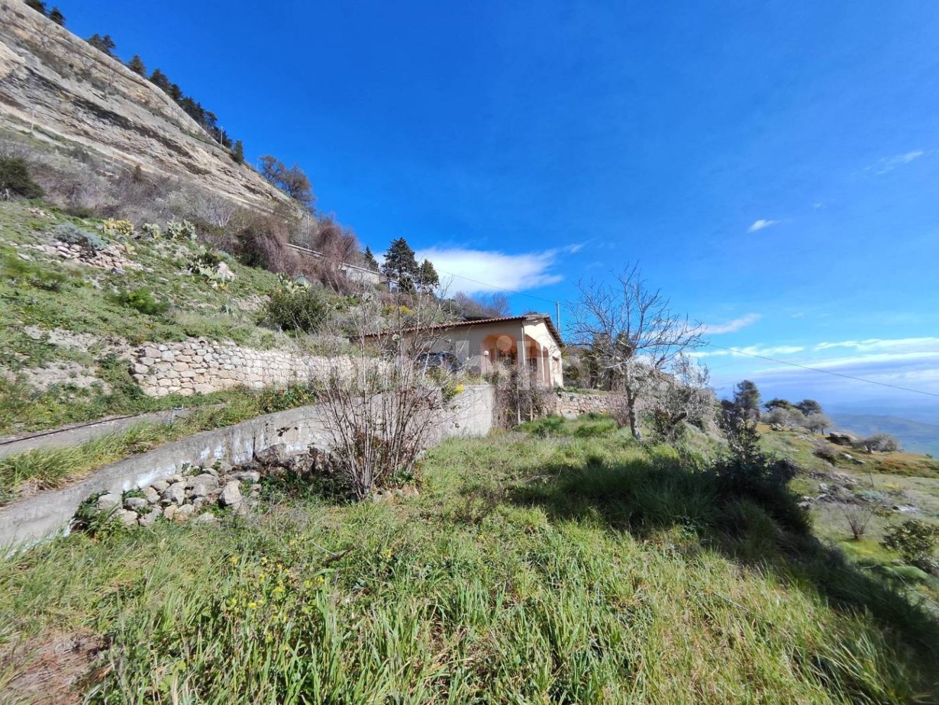 Casa de 2 dormitorios en Enna, Italy No. 351538