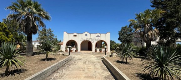 4 rooms Villa in Noto, Italy No. 227377 12