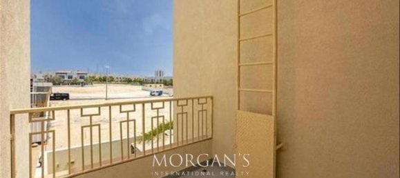 Moradia em banda T4 em Al Furjan, UAE N.º 42303 41