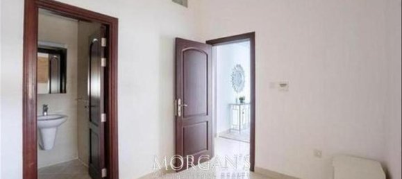 Moradia em banda T4 em Al Furjan, UAE N.º 42303 54