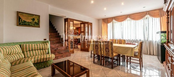 Дом с 5 комнатами в Сироло, Италия № 7328 18