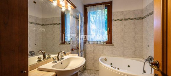 Дом с 5 комнатами в Сироло, Италия № 7328 49