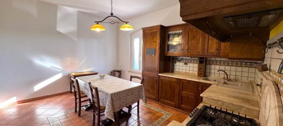Apartamento de 8 divisões em Cecina, Italy N.º 229335 34