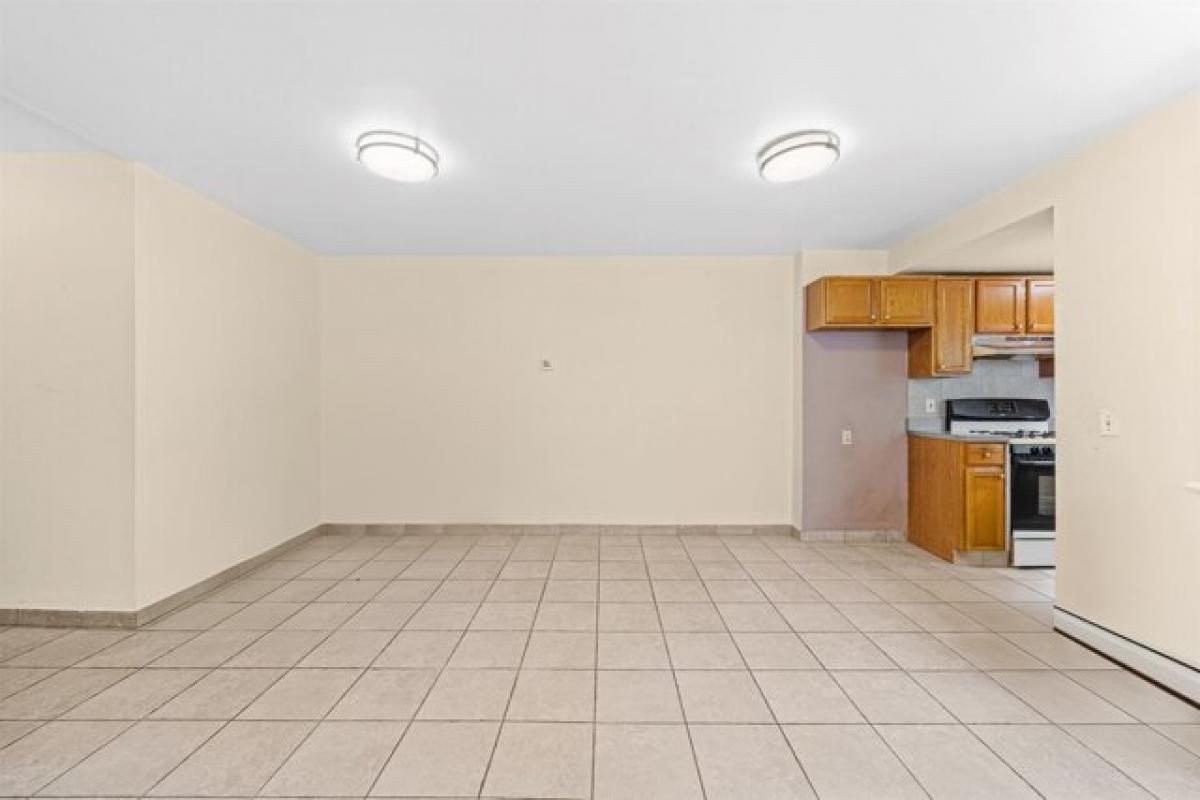 2 bedrooms House in Bayonne, USA No. 391124