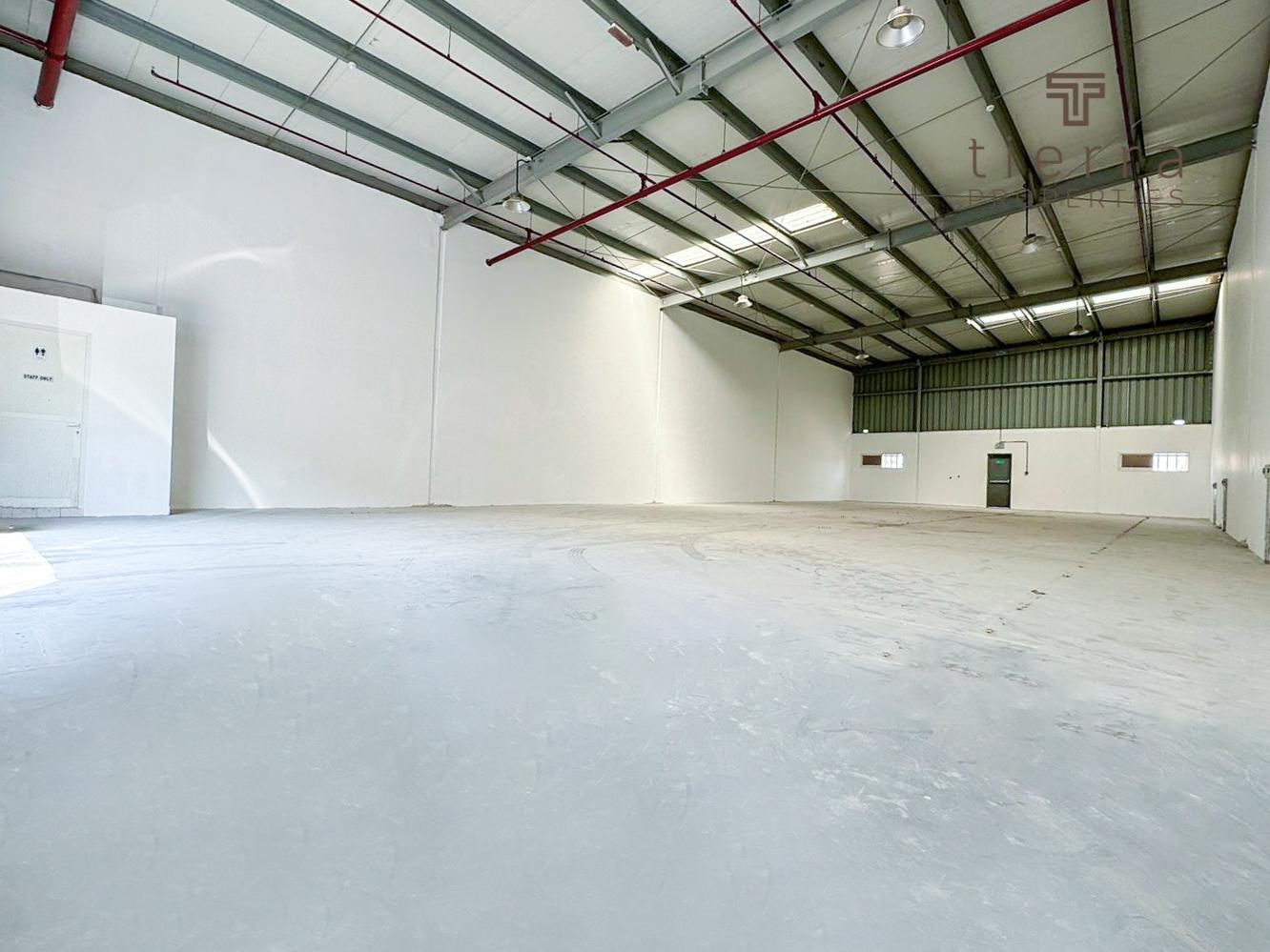 Propriété commerciale à Al Quoz, UAE 329.8m² No. 54817