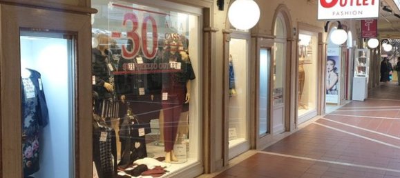 2-Zimmer Gewerbliche Immobilie in Anzio, Italy, Nr. 130673 3