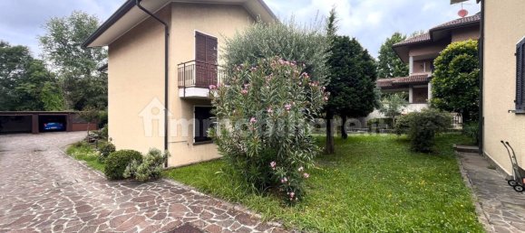 3 Schlafzimmer Villa in Besana in Brianza, Italy, Nr. 288997 3