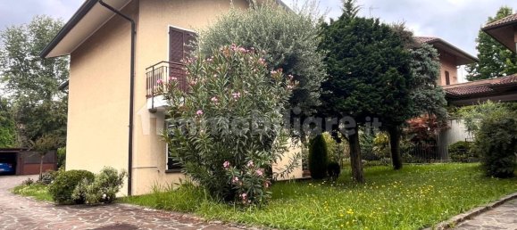 3 Schlafzimmer Villa in Besana in Brianza, Italy, Nr. 288997 2
