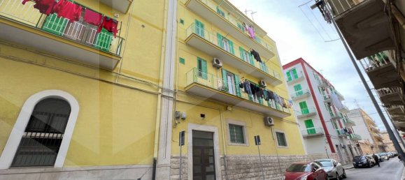 Apartamento de 3 habitaciónes en Molfetta, Italy No. 24797 3