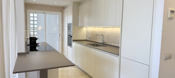 3 bedrooms Apartment in Marbella, Spain No. 47737 11