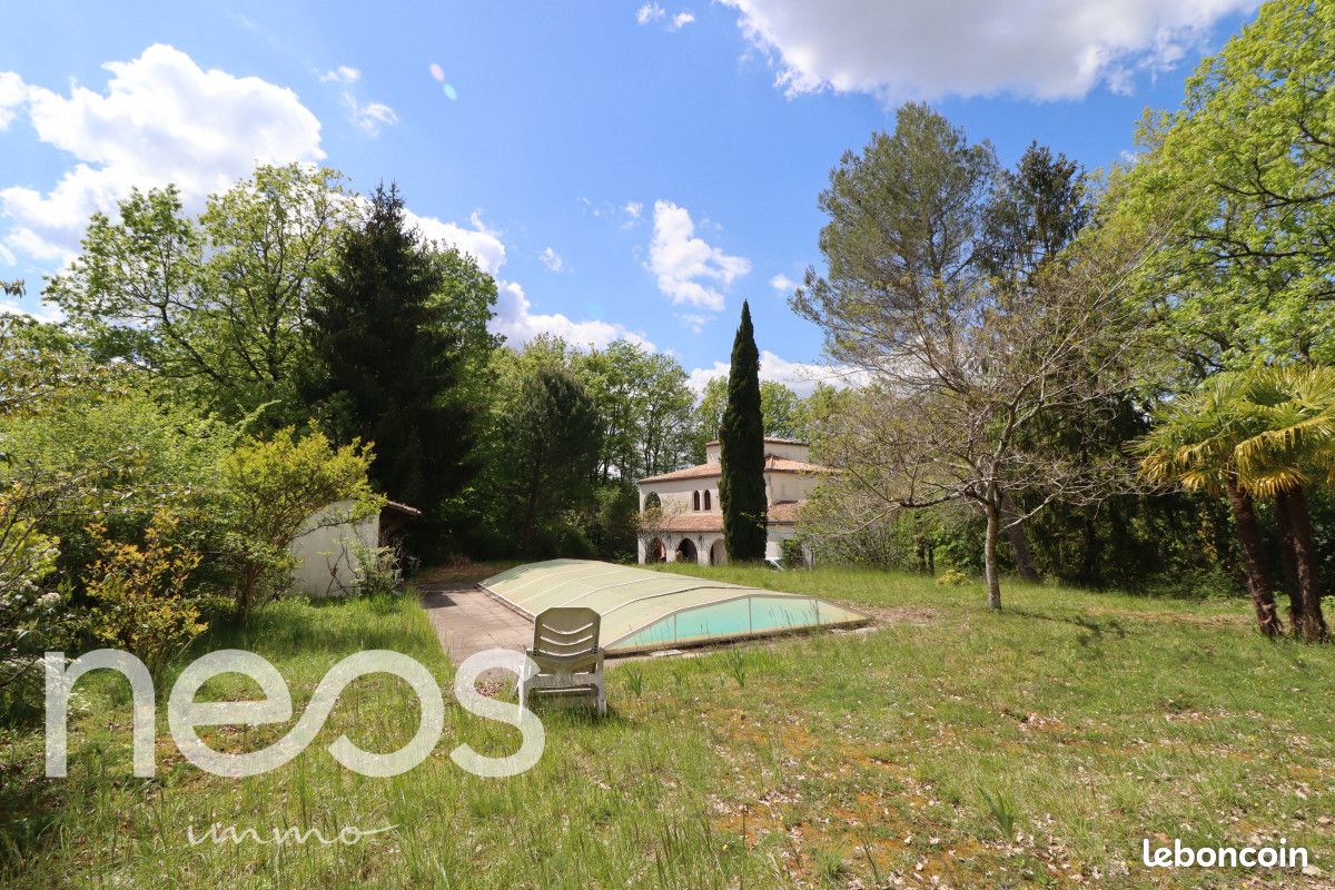 5 bedrooms Villa in Gironde, France No. 342291