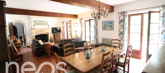 5 bedrooms Villa in Gironde, France No. 342291 8