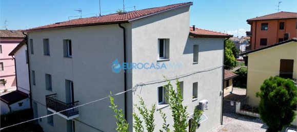 4 bedrooms House in Carpi, Italy No. 61137 2