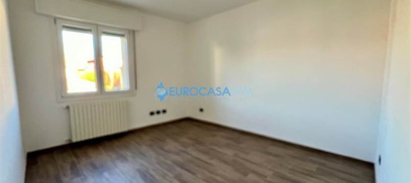 4 bedrooms House in Carpi, Italy No. 61137 10