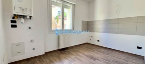 4 bedrooms House in Carpi, Italy No. 61137 9