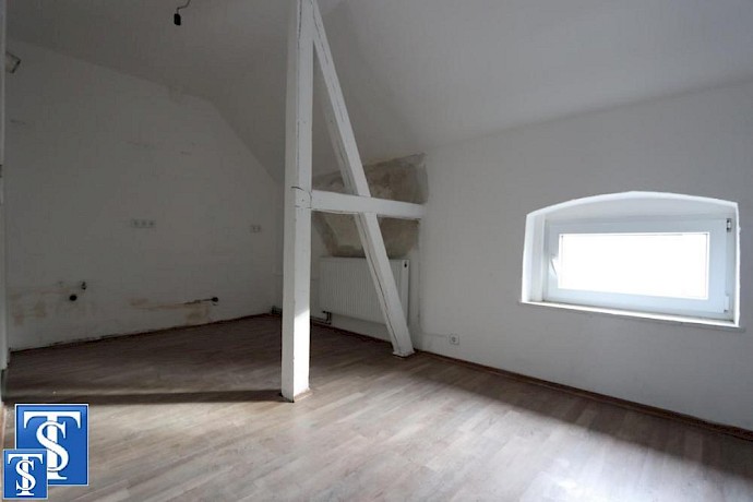 Здание с 20 комнатами в Plauen, Германия № 78901