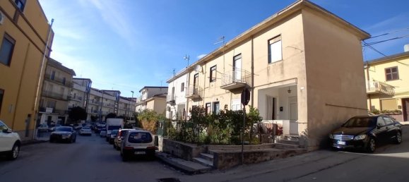 4 bedrooms House in Mussomeli, Italy No. 333890 2