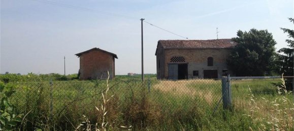 7 rooms House in San Prospero, Italy No. 114814 7
