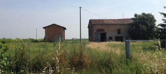 7 rooms House in San Prospero, Italy No. 114814 11