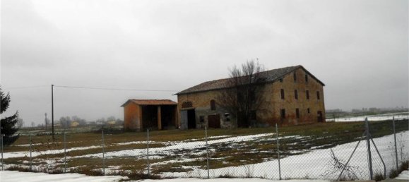 7 rooms House in San Prospero, Italy No. 114814 18