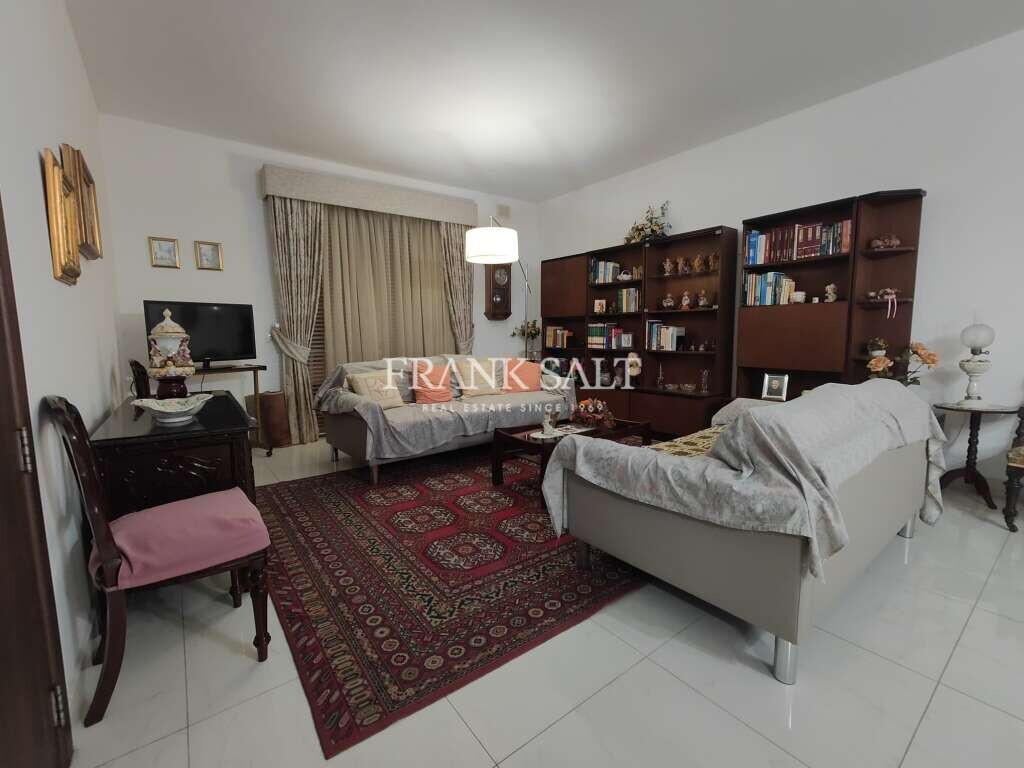 3 bedrooms Apartment in San Gwann, Malta No. 10983