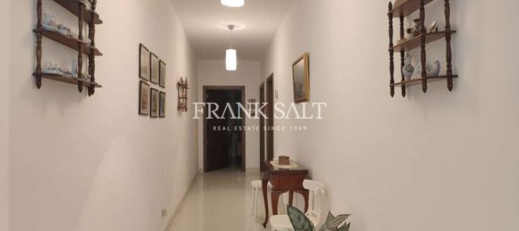 3 bedrooms Apartment in San Gwann, Malta No. 10983 5