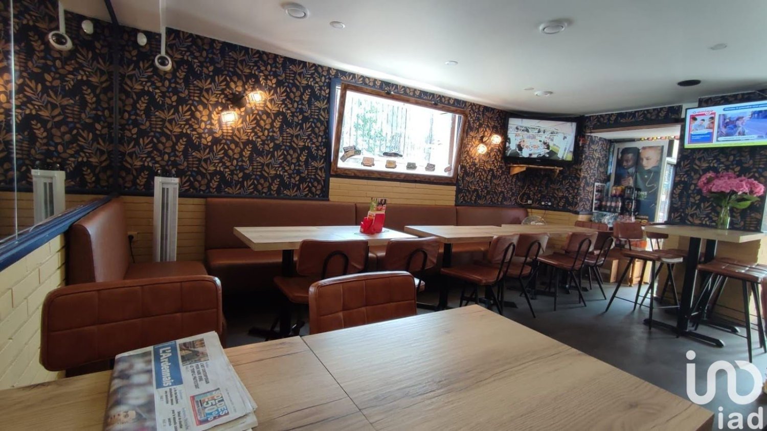 Propriété commerciale à Bogny-sur-Meuse, France 100m² No. 260402