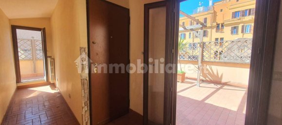 1 bedroom Penthouse in Rome, Italy No. 61015 10