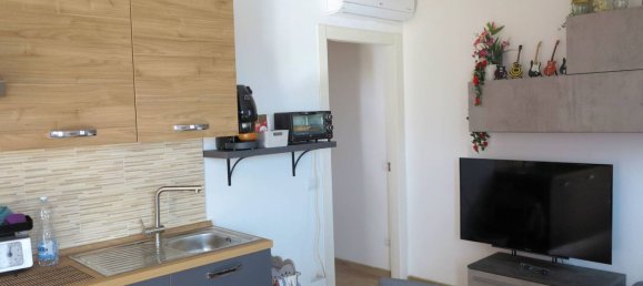 3 rooms Apartment in Roccastrada, Italy No. 144733 3