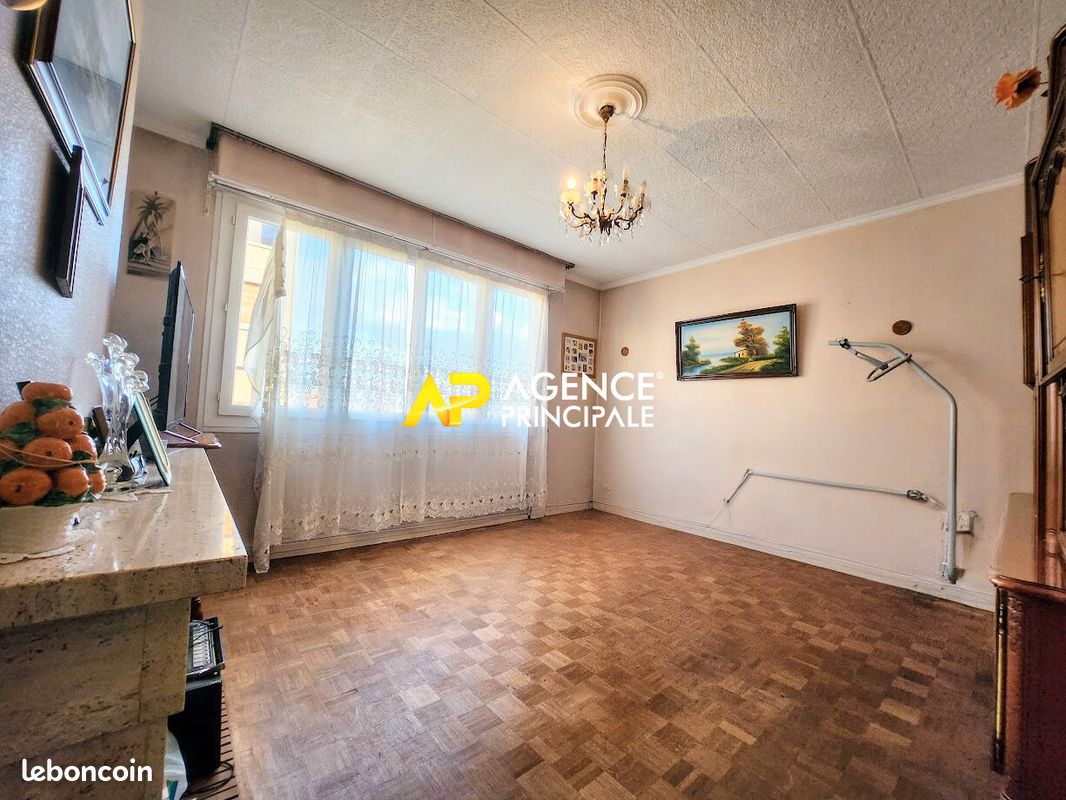 2 bedrooms Apartment in Argenteuil, France No. 122014