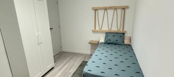 Apartamento T2 em L'Hospitalet de Llobregat, Spain N.º 23771 15