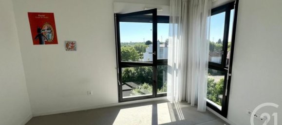 Квартира с 3 спальнями в Понтуаз, Франция № 359589 15