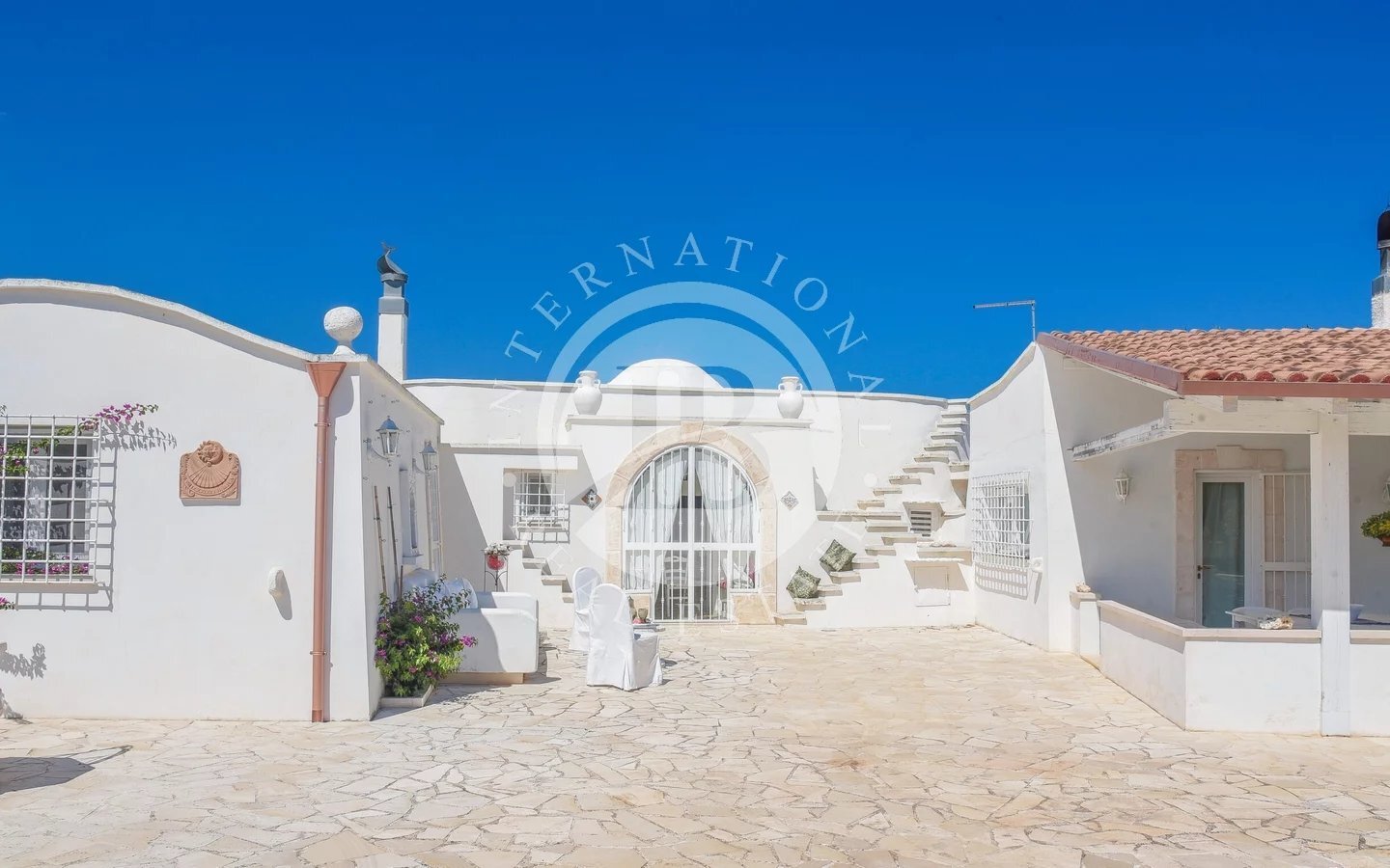 4 bedrooms Villa in Ostuni, Italy No. 121161