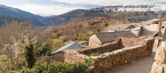 3 bedrooms House in Huesca, Spain No. 64442 2