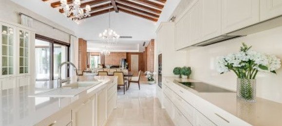 5 bedrooms Villa in Marbella, Spain No. 115091 21