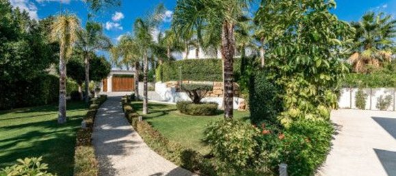 5 bedrooms Villa in Marbella, Spain No. 115091 13