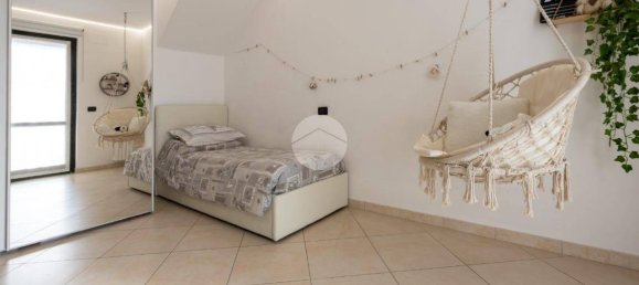 4 Schlafzimmer Wohnung in Chieri, Italy, Nr. 210428 8