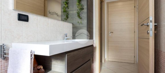 4 Schlafzimmer Wohnung in Chieri, Italy, Nr. 210428 14