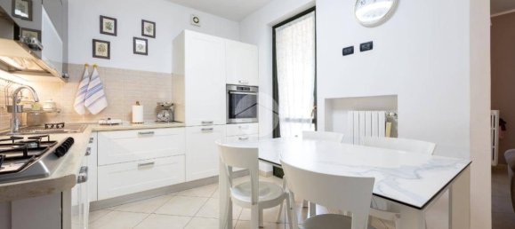 4 Schlafzimmer Wohnung in Chieri, Italy, Nr. 210428 4