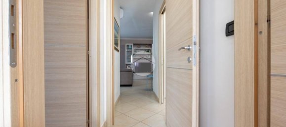 4 Schlafzimmer Wohnung in Chieri, Italy, Nr. 210428 7