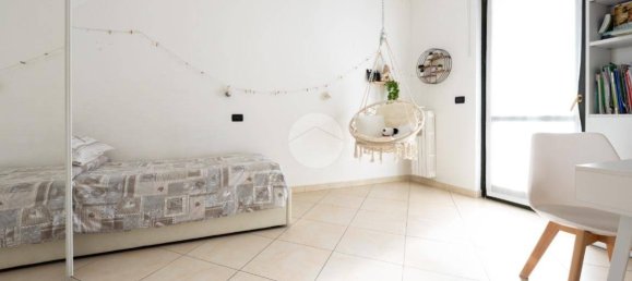 4 Schlafzimmer Wohnung in Chieri, Italy, Nr. 210428 9