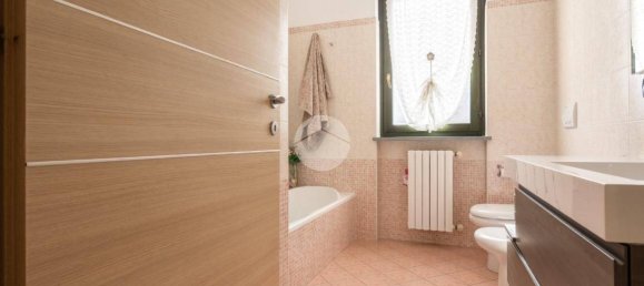 4 Schlafzimmer Wohnung in Chieri, Italy, Nr. 210428 13
