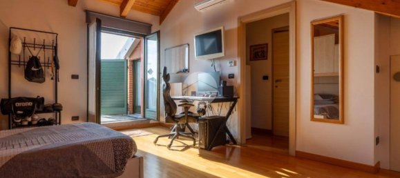 4 Schlafzimmer Wohnung in Chieri, Italy, Nr. 210428 18