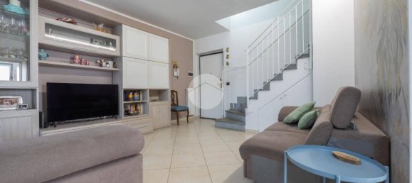 4 Schlafzimmer Wohnung in Chieri, Italy, Nr. 210428 2