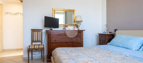 4 Schlafzimmer Wohnung in Chieri, Italy, Nr. 210428 12