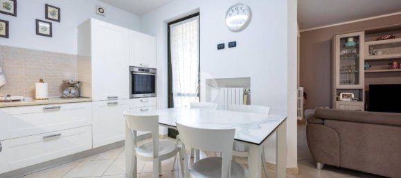 4 Schlafzimmer Wohnung in Chieri, Italy, Nr. 210428 5