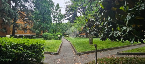 3 bedrooms Apartment in Parma, Italy No. 329380 2