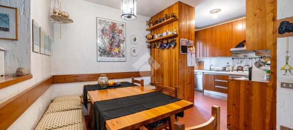 3 bedrooms Apartment in Parma, Italy No. 329380 8