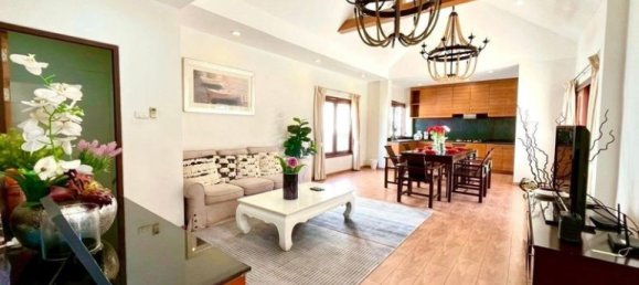 4 bedrooms House in Pattaya, Thailand No. 61453 3